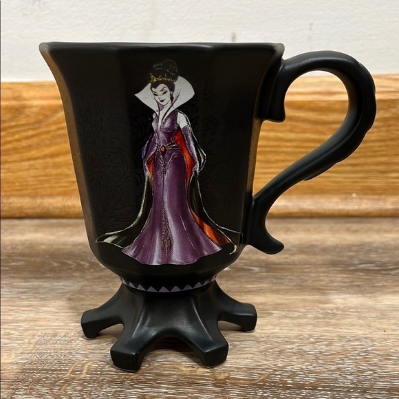 Snow White Claw Footed Black Mug Designer Collection Evil Queen Villains Disney - Picture 2 of 15